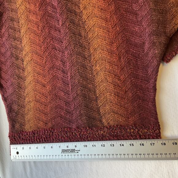 Dressbarn Women Sweatshirt PETITE M Burgundy Chevron Short Sleeve Turtleneck - Picture 5 of 9